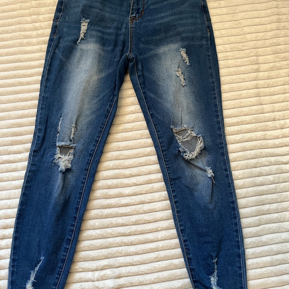 Trendy Distressed Skinny Jeans in Deep Blue E14